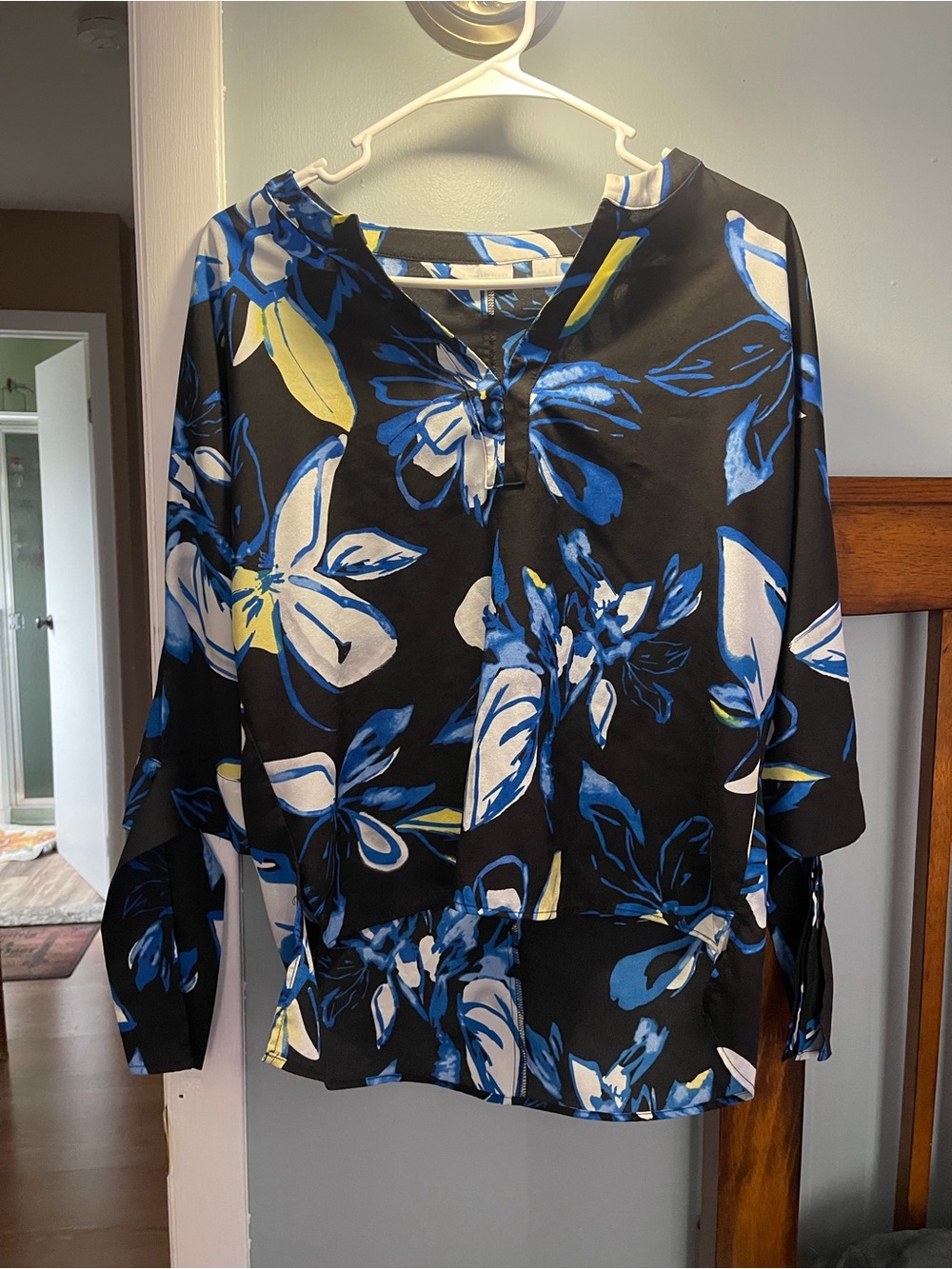 New York & Company women’s floral blouse